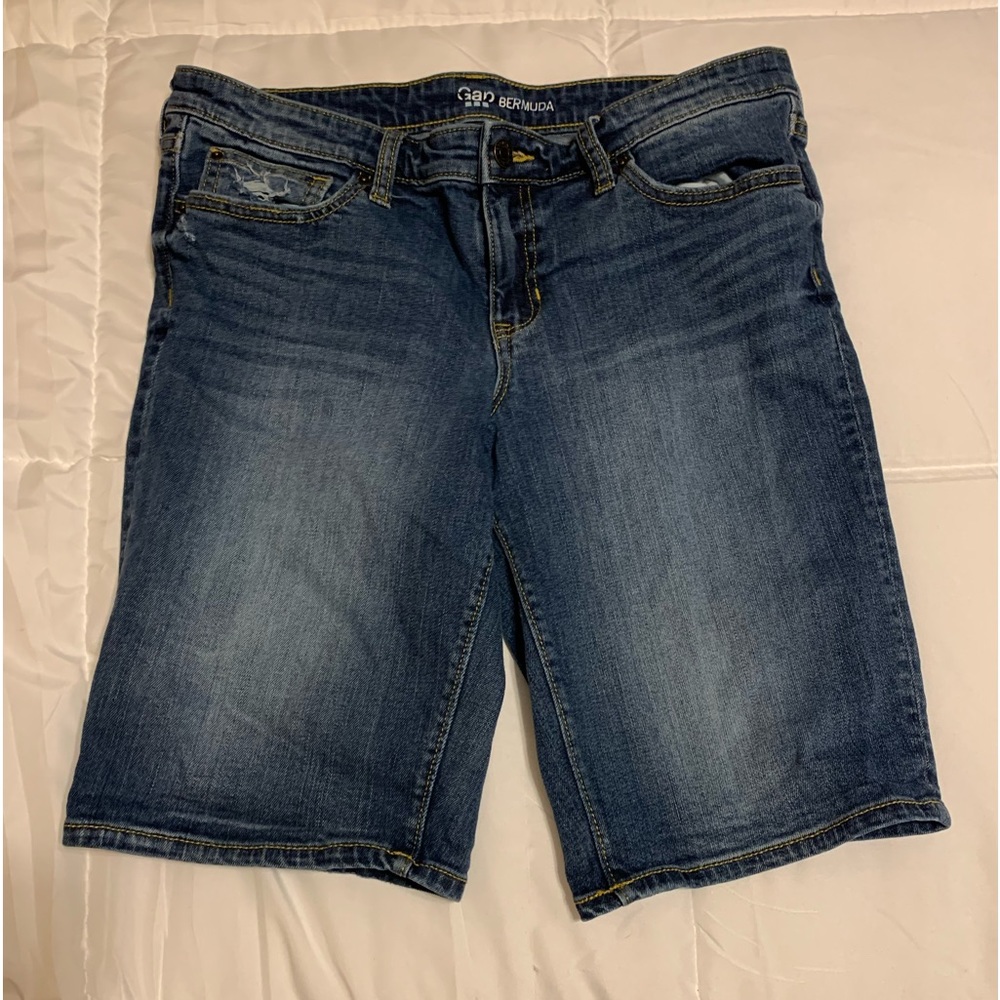 GAP BERMUDA WOMENS SHORTS